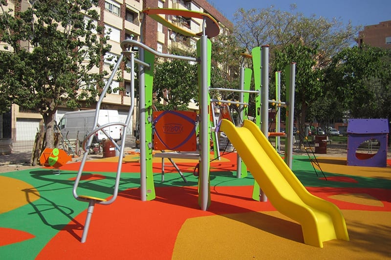 parque tribox con suelo amortiguador