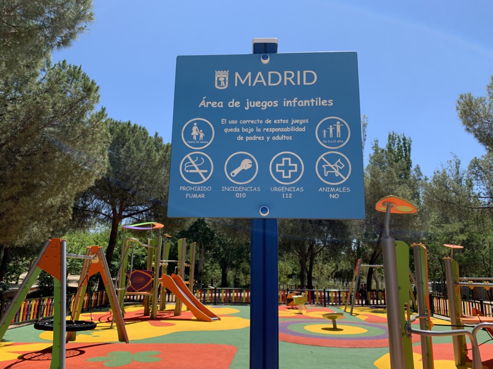 cartel parque infantil madrid homologado
