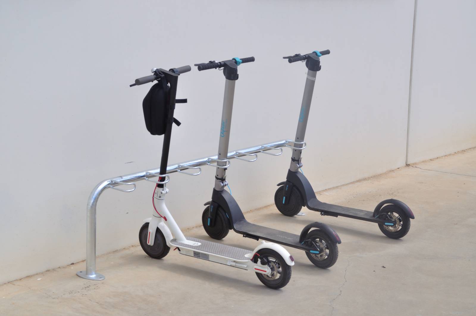parking patinetes scooters